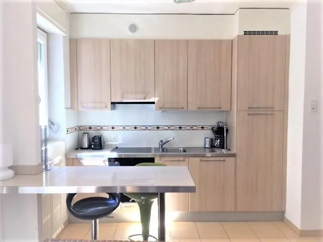 9 Minutes From Train Statio Apartment *