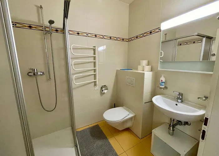 9 Minutes From Train Statio Apartment *